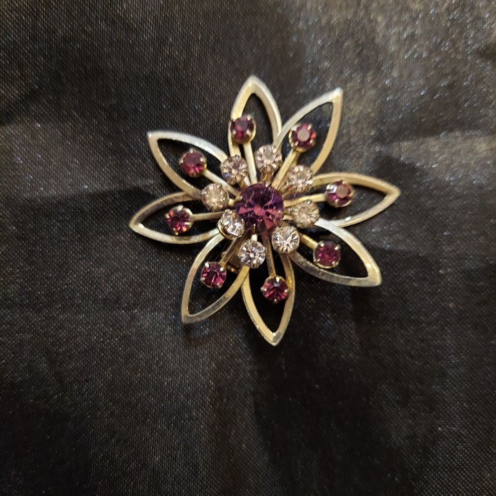 Floral Atomic style brooch